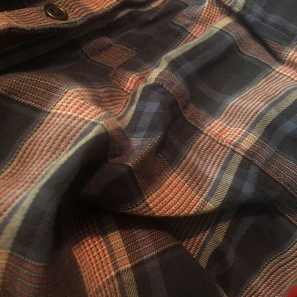 Columbia Plaid Long Sleeve Button Down Shirt Size Medium - Picture 6 of 6